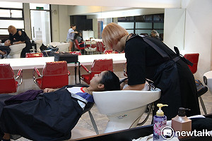 黑市剪髮故事！又長又亂的頭髮對上猖狂的病毒 他們偷偷地這麼做…