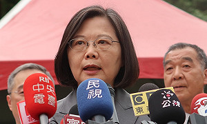 (影) 「軍隊跟民進黨較不親？」蔡英文：被斷章取義