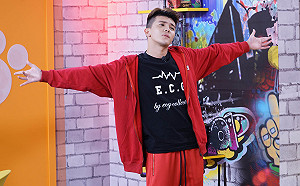 網紅孫生登《Game什麼東西》 竟秀荒謬「大法師」動作