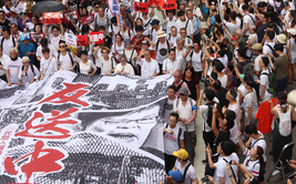 反送中遊行震撼後 香港加油成微博禁詞