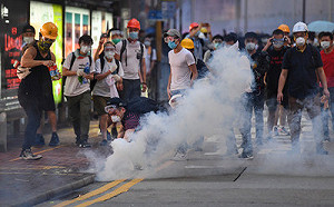 不顧北京反對！反送中示威爆衝突  美議員提香港人權法力挺