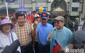 退警轟「蔡英文下台」 郭台銘嘉義聲援