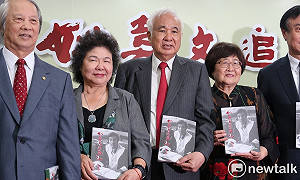 姚嘉文出新書  感慨這次初選互罵像紅衛兵一樣