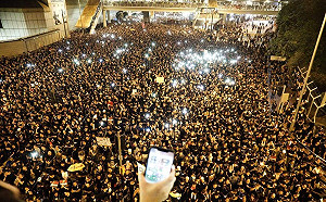 韓造勢攤販塞爆　反送中為何一攤都沒有？網友一句話神解