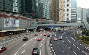 反送中示威者不離開　今持續佔領香港夏慤道