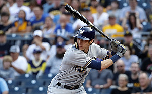 MLB／耶力奇這二壘安打太猛   直接穿出外野閘門(影)