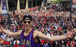 NBA／首度參加奪冠遊行　林書豪：不可思議的旅程(影)