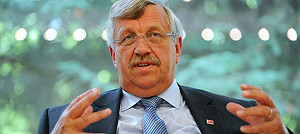 德國挺移民議員遭極右派刺殺 上萬暴力新納粹份子引發疑慮