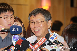 柯P：我晃晃晃甚麼都不做  民調跟你們差不多