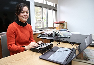 每分鐘輸入350字  真人版「雅婷」進駐行政院