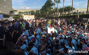 長榮罷工》（影）不滿罷工集結影響出入  反罷工派回嗆工會「去機場面對旅客」