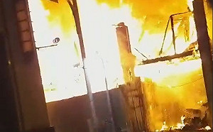 萬華廢棄空屋起火 燒毀14輛機車.7輛腳踏車