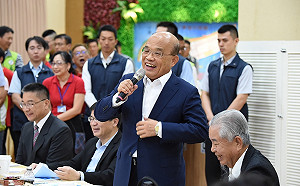 韓國瑜不滿「凱子說」 蘇貞昌：首長要苦民所苦 不要到處亂跑