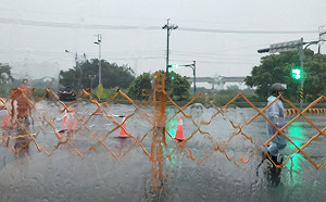 快訊》下班注意！新北二重疏洪道、六號越堤道漫淹水進行管制