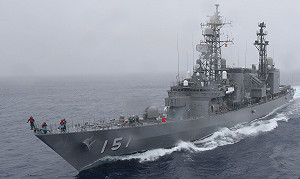 扯！日護衛艦長邊打海盜竟然邊打卡  遭停職7天