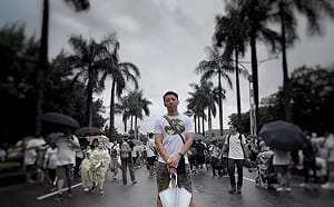 在中國差點被消失！他爆20小時驚魂記