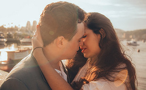 研究證實！女孩為什麼「愛聞男友味」原因真相曝光