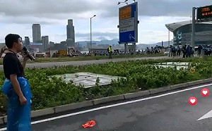 突襲！港主權移交22年週年  中國國旗被換黑紫荊旗