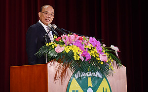 （影）高雄登革熱疫情 蘇貞昌：要人給人，要錢給錢