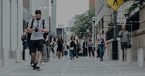 比天眼更厲害！中國推步態辨識系統  蒙面也能被認出