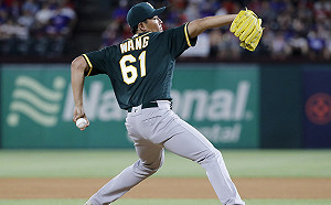 MLB／努力拚回大聯盟　王維中首勝啤酒浴直呼「很冷」(影)