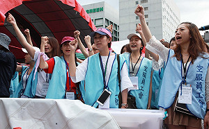 長榮跟你來真的！官網悄悄開放招募空服員網路報名