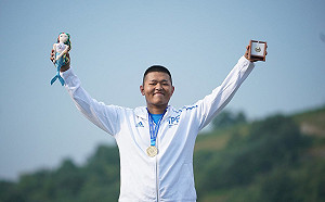 [影]世大運男子不定向飛靶 楊昆弼逆轉摘金