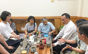 警察遇刺亡警界急改革    警政署長：電擊槍大膽用、勇敢用