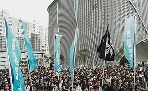反送中運動黑潮再現！23萬港民再參加七七九龍大遊行