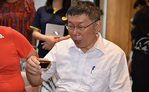 幕僚李縉穎帶風向挺郭？柯文哲面有難色：明天再說