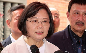 董念台：蔡是詐騙集團首腦、韓是馬扁幫主