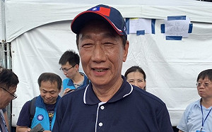 若想選總統先過他這關！ 苦苓「五問」郭台銘