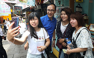 參選人頻出招衝聲量  朱立倫：我的負評最少