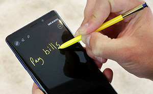 三星Galaxy Note 10官方渲染圖遭曝光？三鏡頭、漸層機背搶先看