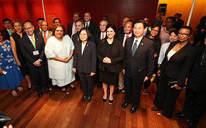 與蔡總統紐約相會   17友邦代表挺台國際參與