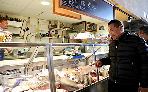 菜市場也可以美美的！ 瑞典市場美學讓侯友宜很有感