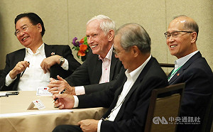 蔡總統出訪首度在美與媒體茶敘  莫健全程陪同