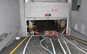 高雄淹水災區善後工作 衛生所發漂白水消毒防疫