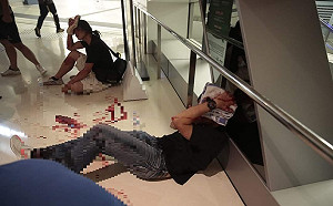 元朗無差別攻擊滿3個月港民靜坐抗議 港鐵關站應對