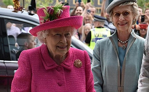 防新首相無協議脫歐 英保守黨議員擬「恭請」女王出馬