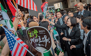 走私免稅菸案 蔡其昌嘆外交行失焦．鄭運鵬搬法條囚無期罰1億