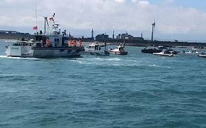 中油第三接收站施工 上百漁船集結海上抗議