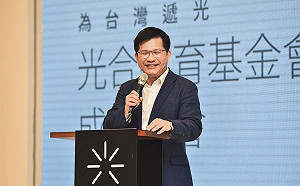 華航高層涉國安局走私菸品 林佳龍表示絕不護短