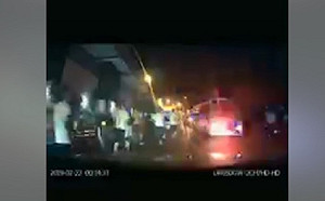 (影) 證據來了！王定宇：元朗白衣暴徒是港警載來的