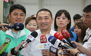 韓國瑜「爬樹」為視察  侯友宜：姿勢隨人選