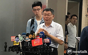 若參選將害小英連任失利？柯P酸：她一開始撿到槍  最近撿到菸