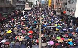 光復元朗遊行開始集合 示威者塞爆交通