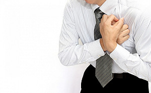 男突胸痛險沒命！檢查曝「真相」　醫師嚇壞：兇手是愛妻