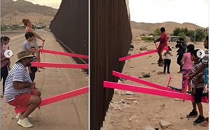 (影) 突破川普冷漠圍牆 美、墨兒童玩蹺蹺板同樂