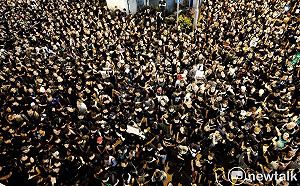 穿黑衣也有事？  港人被中國公安強扣6小時採DNA